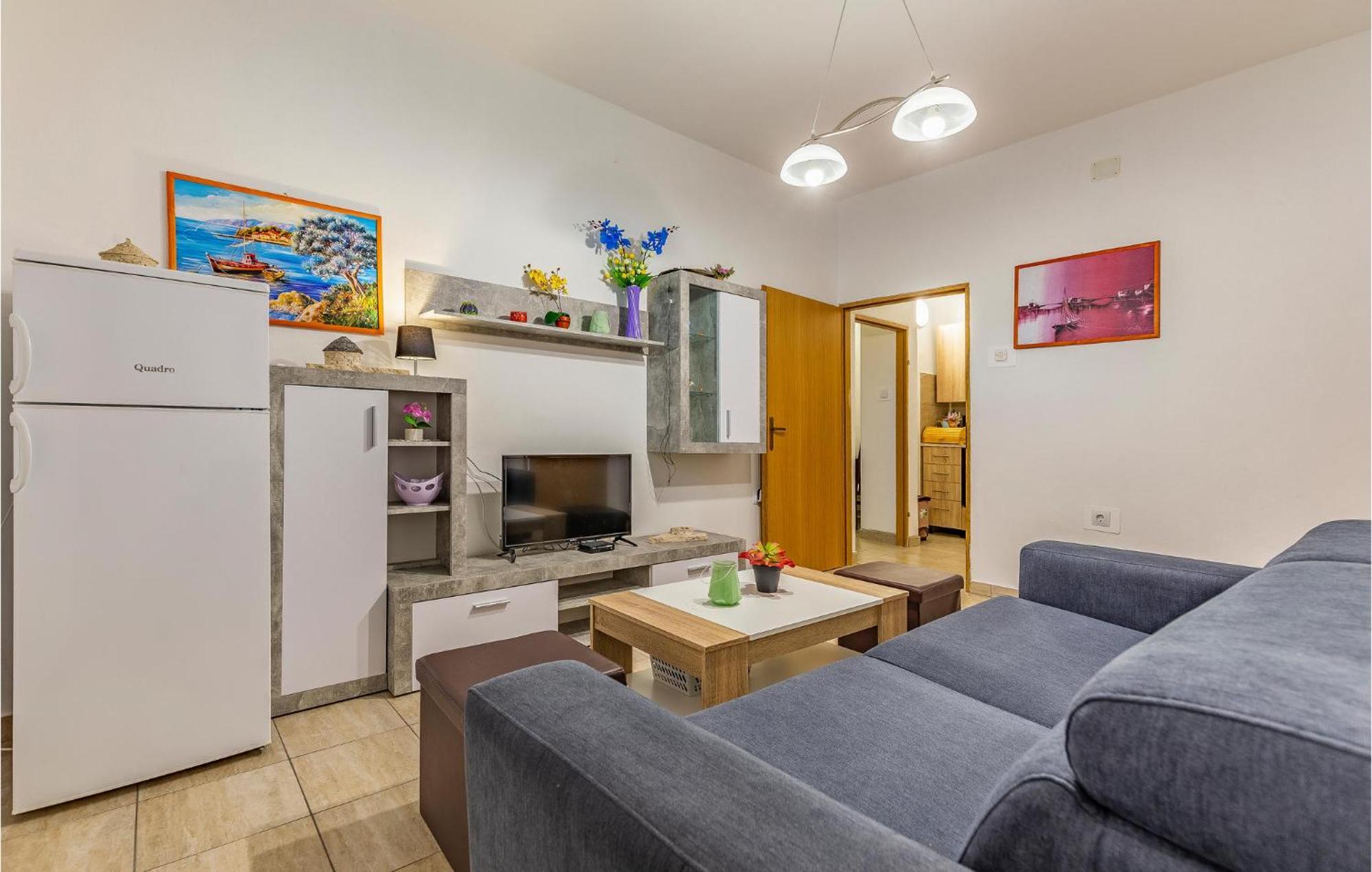 Amazing Apartment In Pula With Kitchen מראה חיצוני תמונה