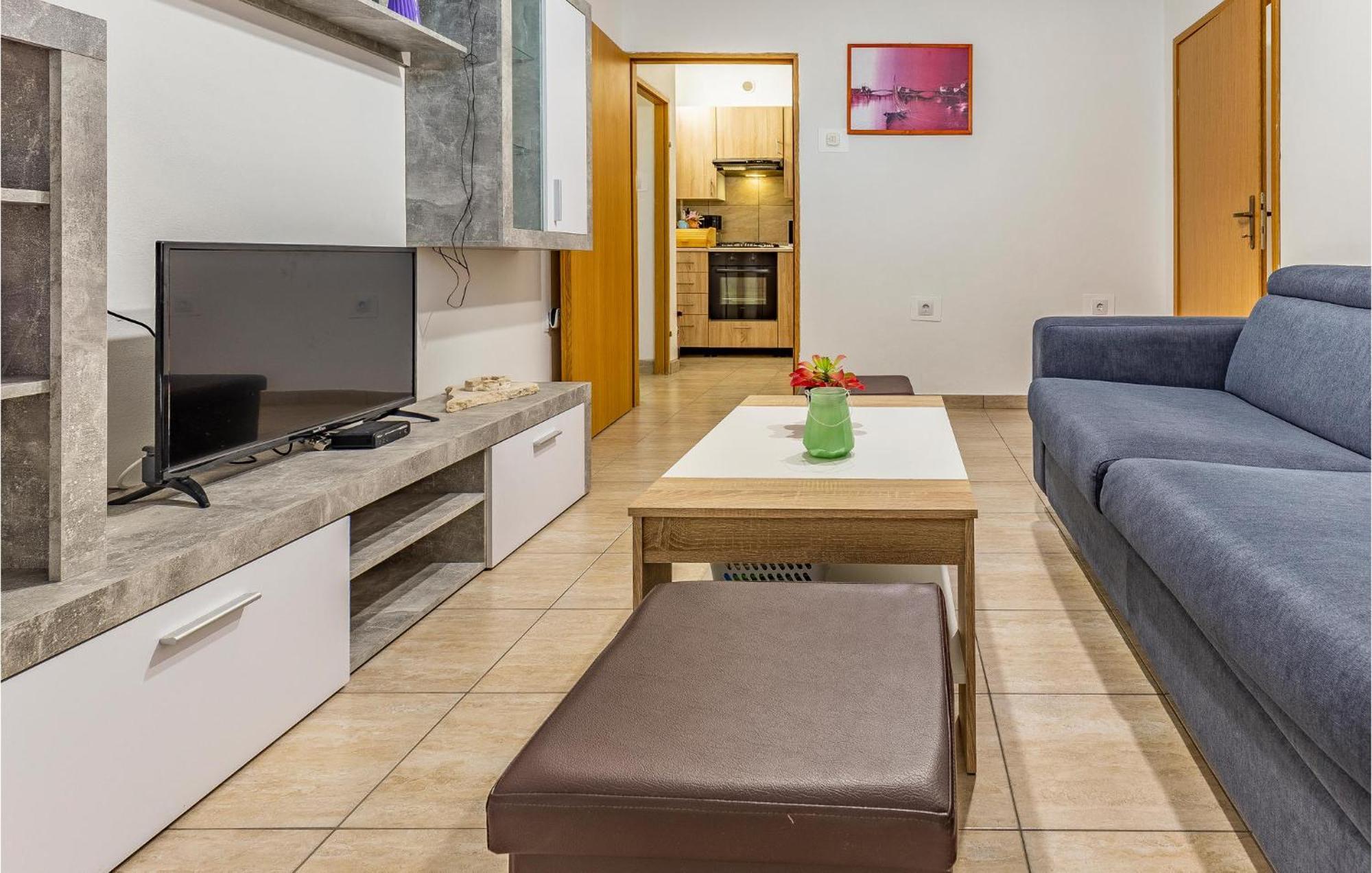 Amazing Apartment In Pula With Kitchen מראה חיצוני תמונה