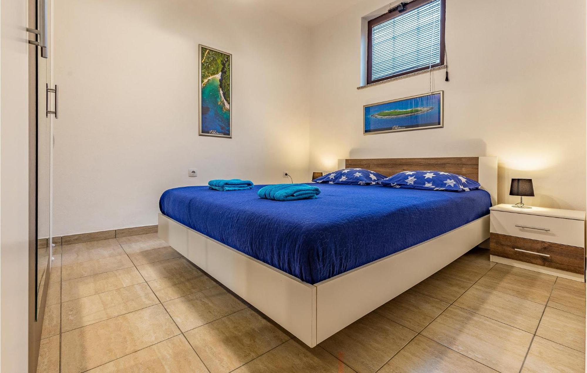 Amazing Apartment In Pula With Kitchen מראה חיצוני תמונה